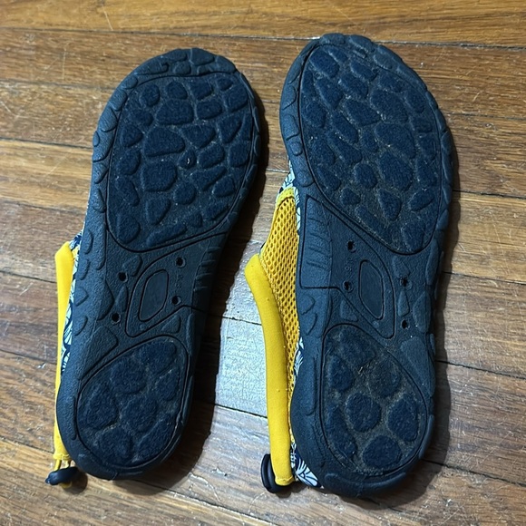 Lands End Women’s Water Shoes, Navy/Gold, Sz Lg (9-10) - Picture 4 of 5